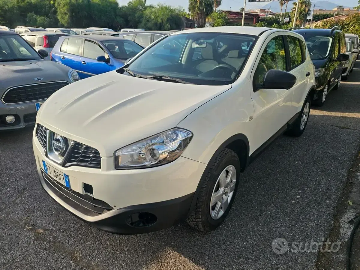 Usata Nissan Qashqai Acenta 110 CV (80 kW) 2014 Bianco SUV