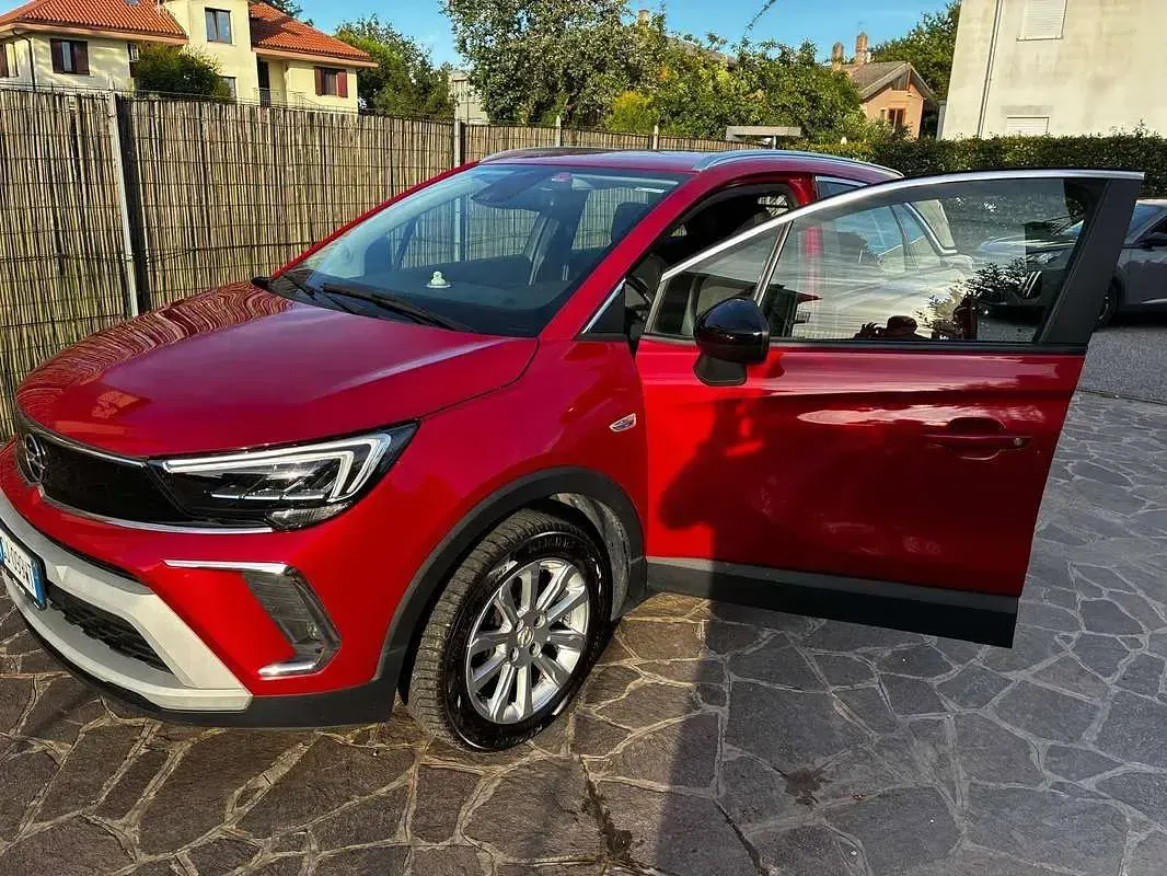 Usata Opel Crossland Elegance 120 CV (88 kW) 2022 Rosso SUV