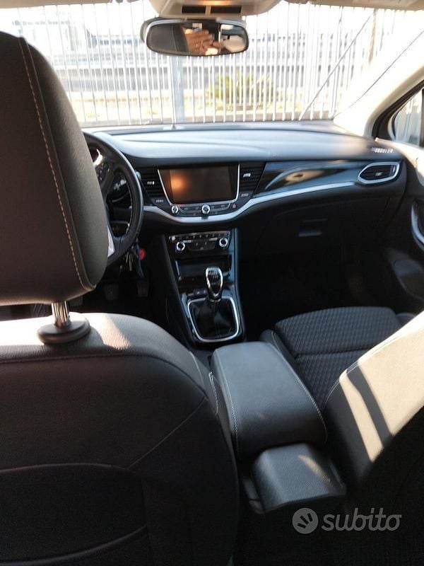 Usata Opel Astra 110 CV (80 kW) 2019 Grigio Berlina