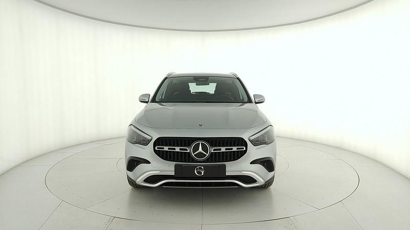 Usado Mercedes GLA180 Advanced 116 CV (85 kW) 2025 Gris SUV