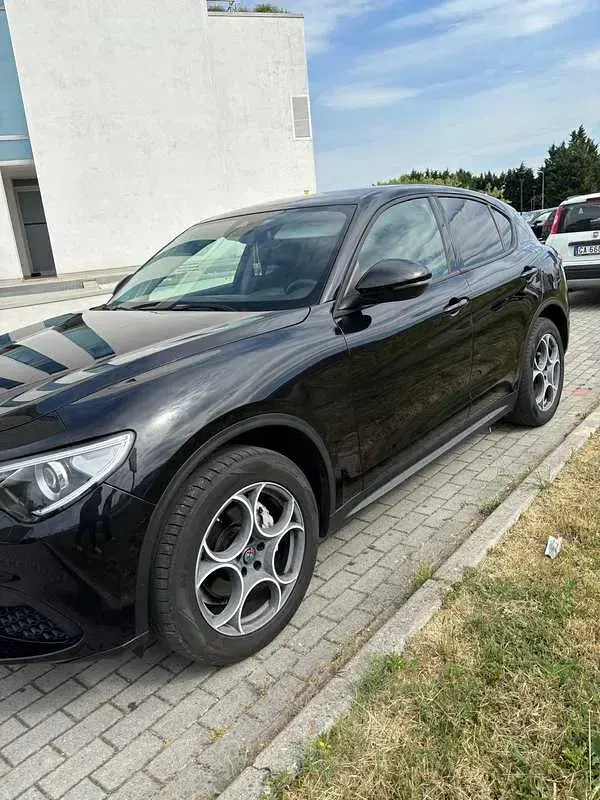 Usata Alfa Romeo Stelvio Executive 190 CV (139 kW) 2019 Nero SUV