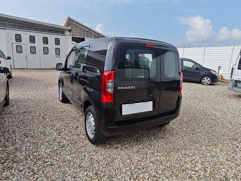 Usata Peugeot TePee Family 75 CV (55 kW) 2012 Nero Station wagon