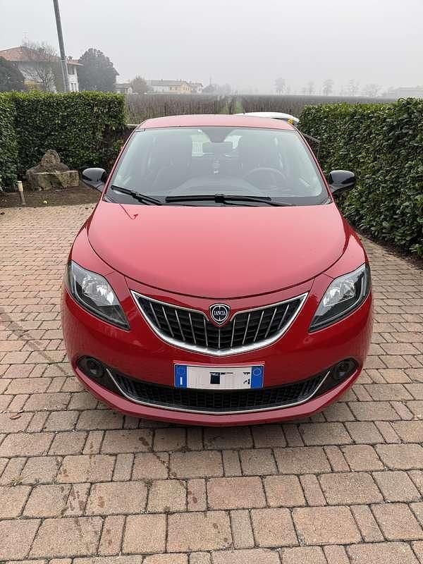 Usata Lancia Ypsilon Gold 69 CV (50 kW) 2023 Utilitaria
