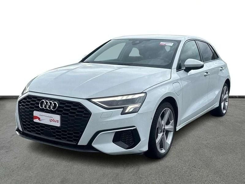 Bianco Usata 2021 Audi A3 Advanced Tre volumi | 30.000 € (Molto cara) - Immagine 1/4
