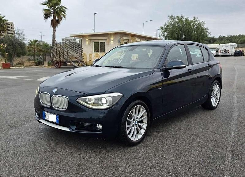 Usata BMW 120 Luxury Line 184 CV (135 kW) 2012 Blu/azzurro Utilitaria