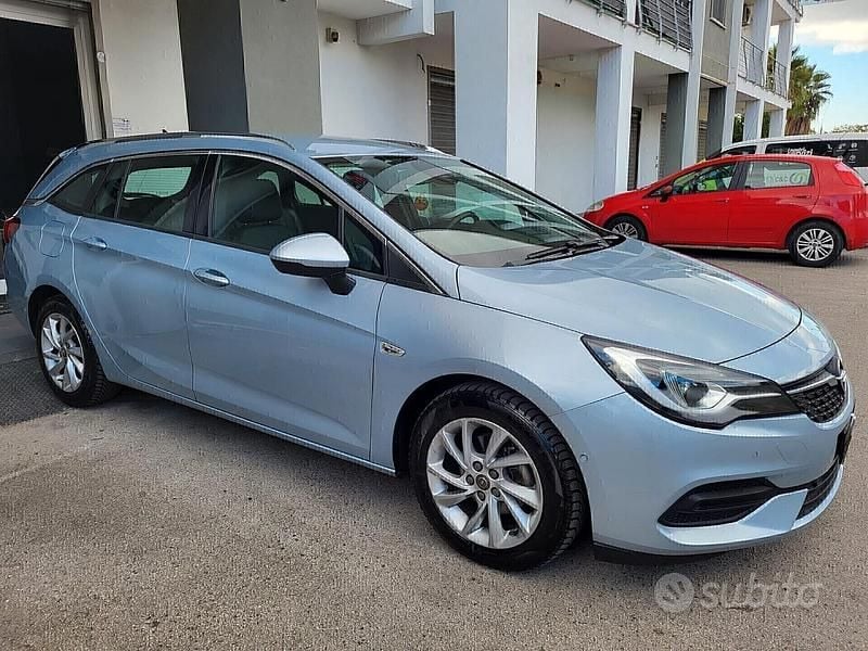 Usata Opel Astra Elegance 105 CV (77 kW) 2020 Argento Station wagon