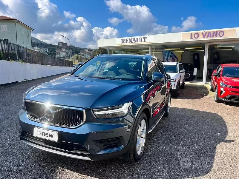 Usata Volvo XC40 Momentum 129 CV (94 kW) 2021 Blu SUV