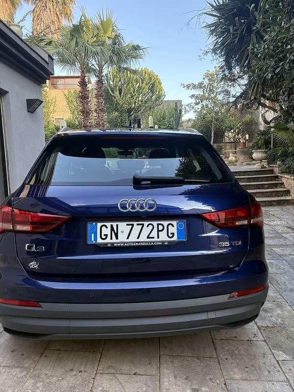 Usata Audi Q3 Business 150 CV (110 kW) 2021 Blu/azzurro SUV