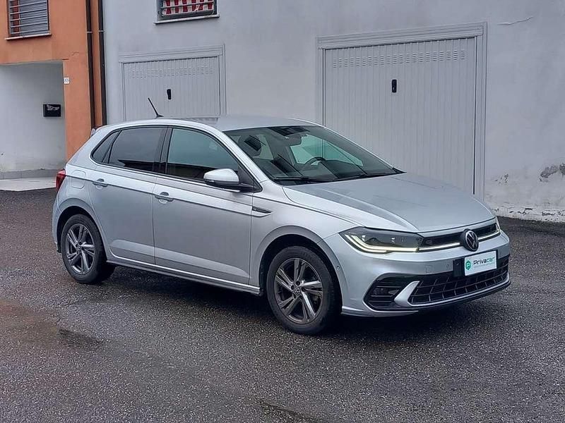 Usata VW Polo R-line 95 CV (69 kW) 2022 Argento Utilitaria