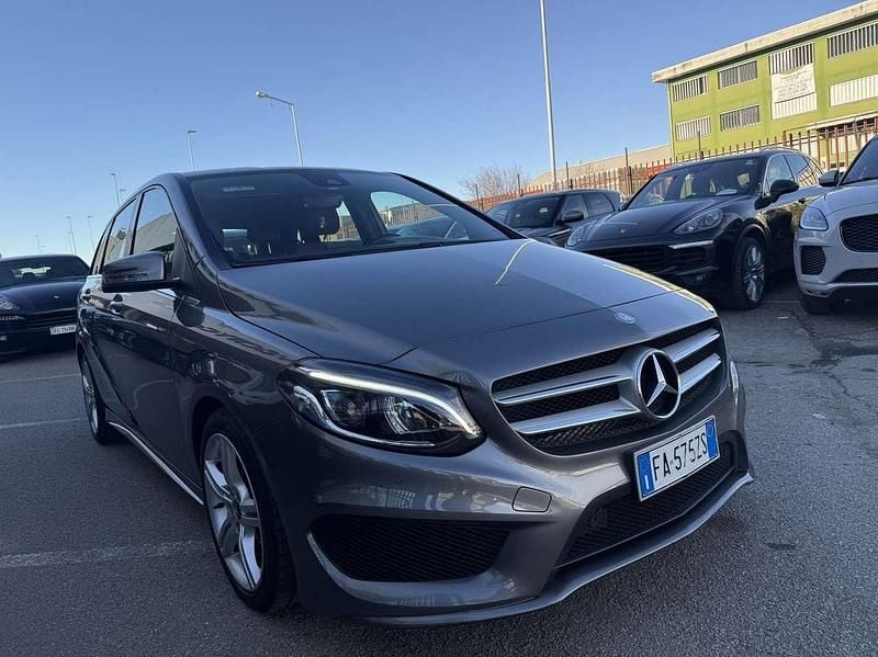 Usata Mercedes B200 Premium 136 CV (100 kW) 2015 Grigio Monovolume