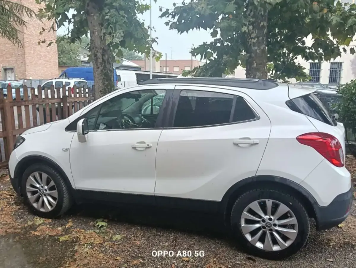 Usata Opel Mokka Cosmo 131 CV (96 kW) 2015 Bianco SUV