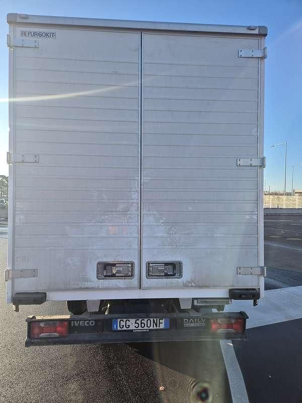 Usata Iveco Daily 136 CV (100 kW) 2022 Grigio Furgone