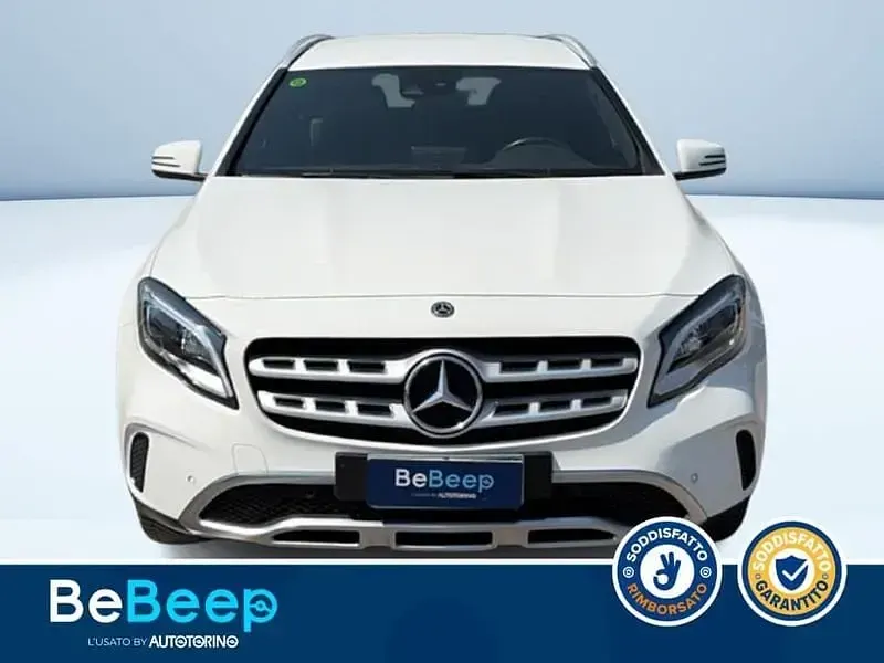 Usata Mercedes GLA200 156 CV (114 kW) 2019 Bianco SUV