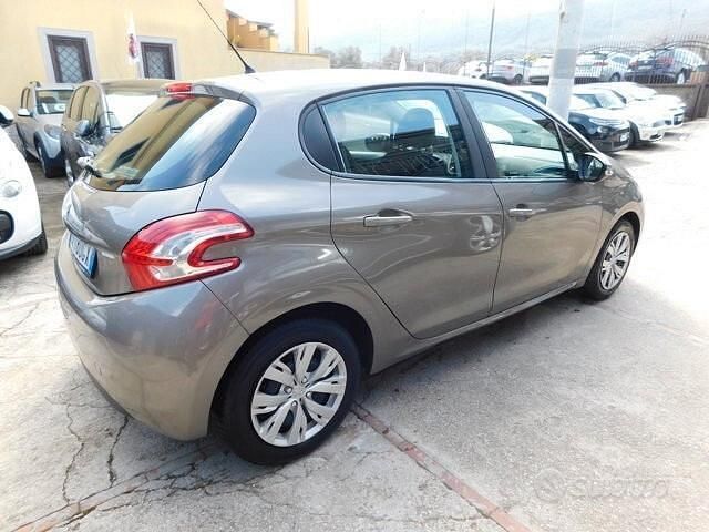 Usata Peugeot 208 Allure 95 CV (69 kW) 2014 Marrone Utilitaria