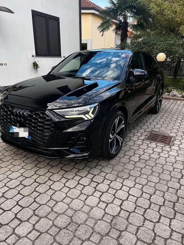 Nero Usata 2020 Audi Q3 S-Line SUV | 29.500 € (Cara) - Immagine 1/4