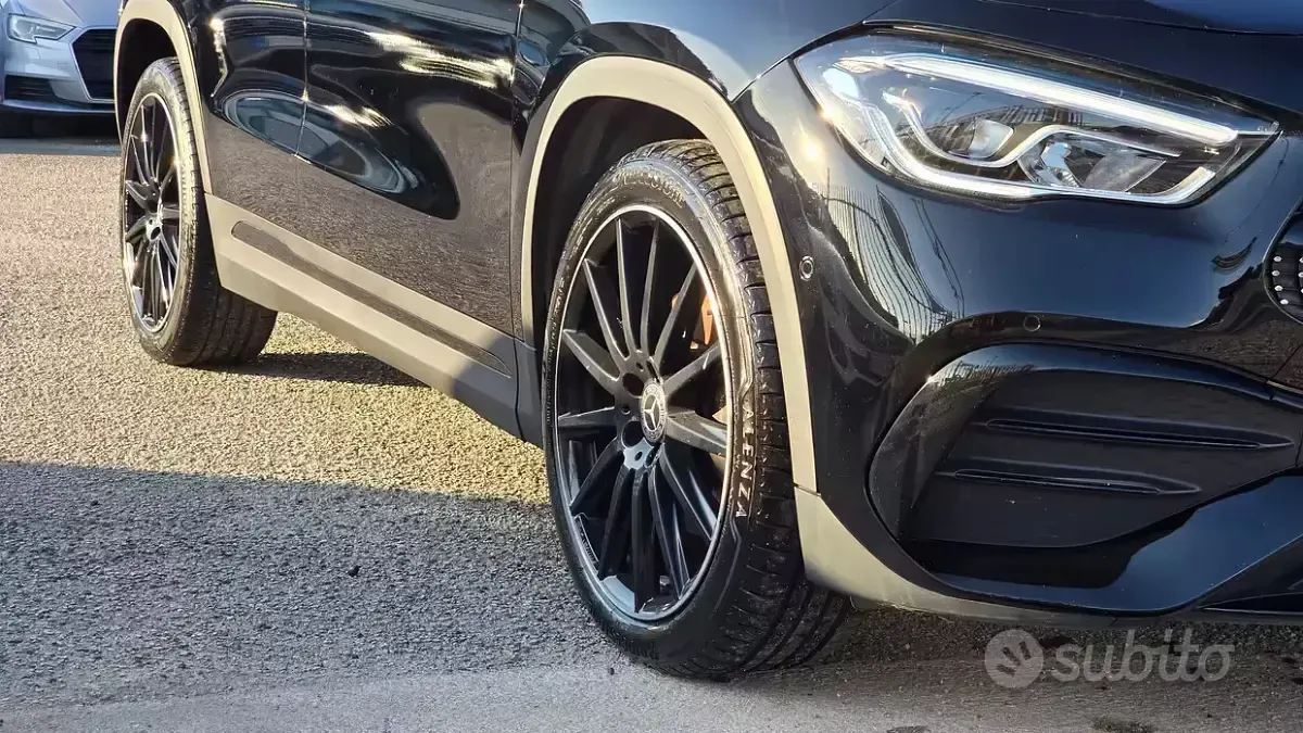 Usata Mercedes GLA200 Premium 150 CV (110 kW) 2022 Nero SUV