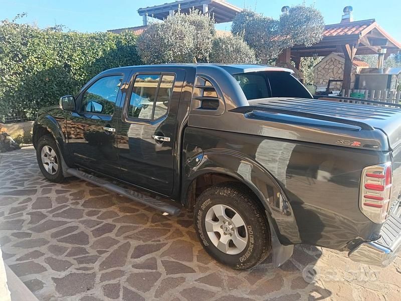 Gebraucht Nissan Navara 190 PS (139 kW) 2010 Schwarz Pickup