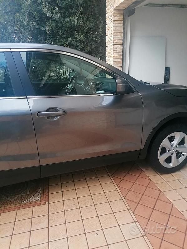Usata Nissan Qashqai 116 CV (85 kW) 2019 Grigio SUV