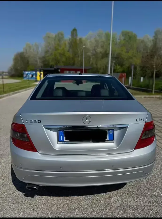 Usata Mercedes C220 170 CV (125 kW) 2008 Grigio Berlina
