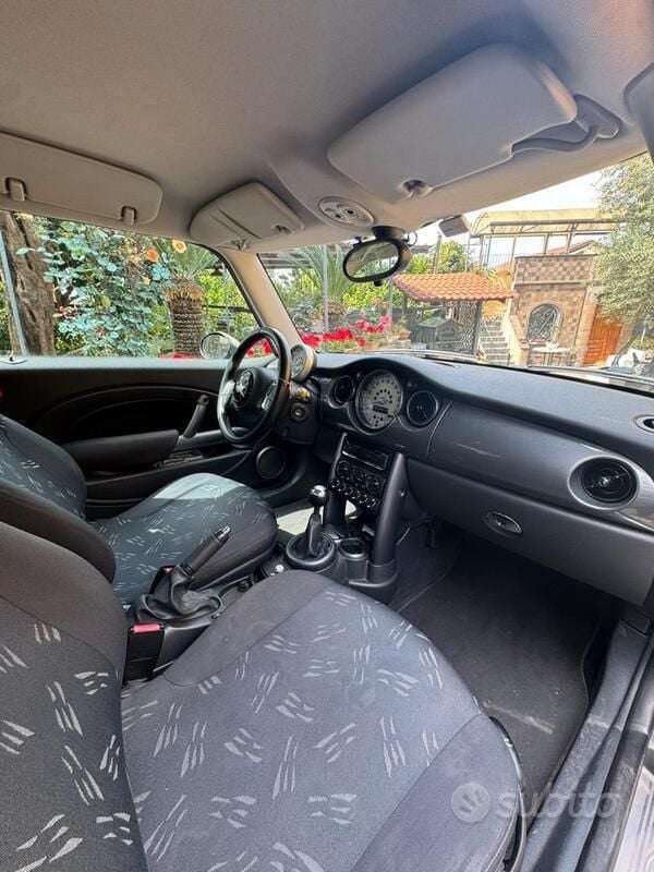 Usata Mini One D 88 CV (64 kW) 2005 Blu Utilitaria