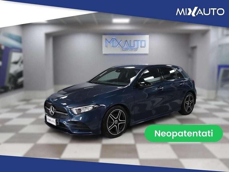 Blu elettrico Usata 2022 Mercedes A180 AMG Line Premium Tre volumi | 27.900 € (Super prezzo) - Immagine 1/4