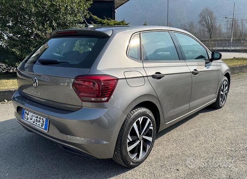 Usata VW Polo 95 CV (69 kW) 2021 Grigio Utilitaria