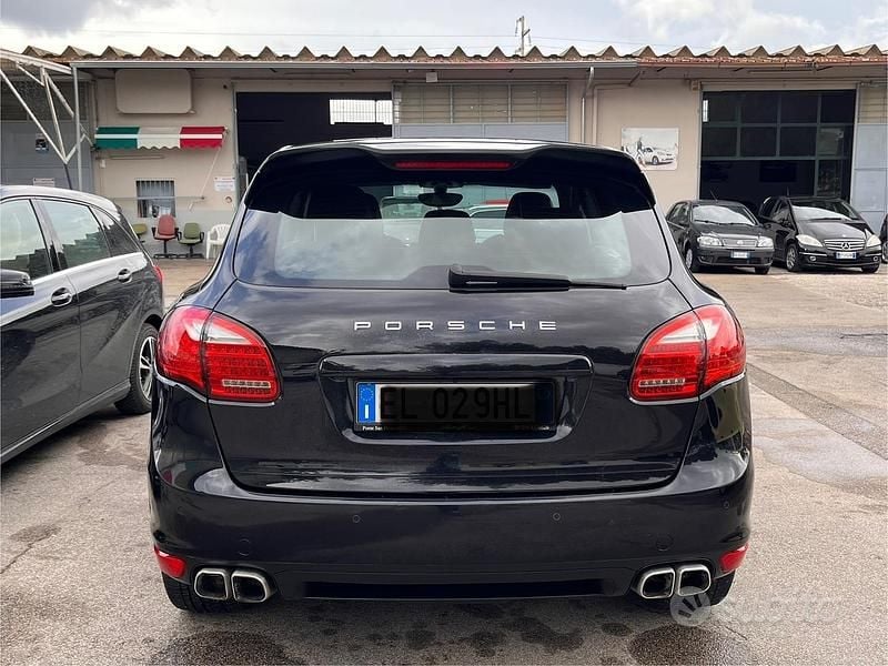 Usata Porsche Cayenne 245 CV (180 kW) 2012 Nero SUV