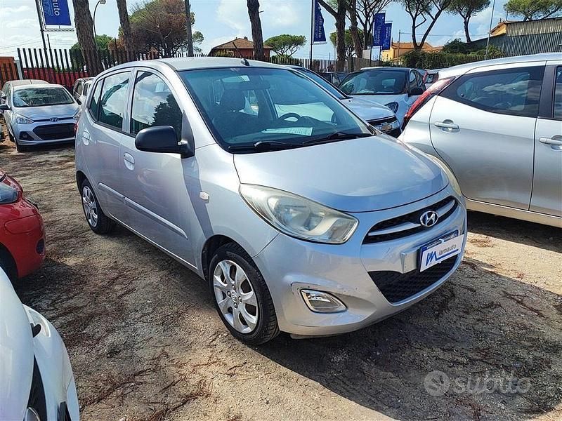 Usata Hyundai i10 Classic 69 CV (50 kW) 2011 Grigio metallizzato Utilitaria