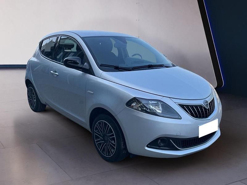 Usata Lancia Ypsilon Gold 69 CV (50 kW) 2022 Grigio Utilitaria