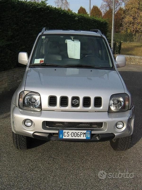 Usata Suzuki Jimny 82 CV (60 kW) 2004 Grigio SUV