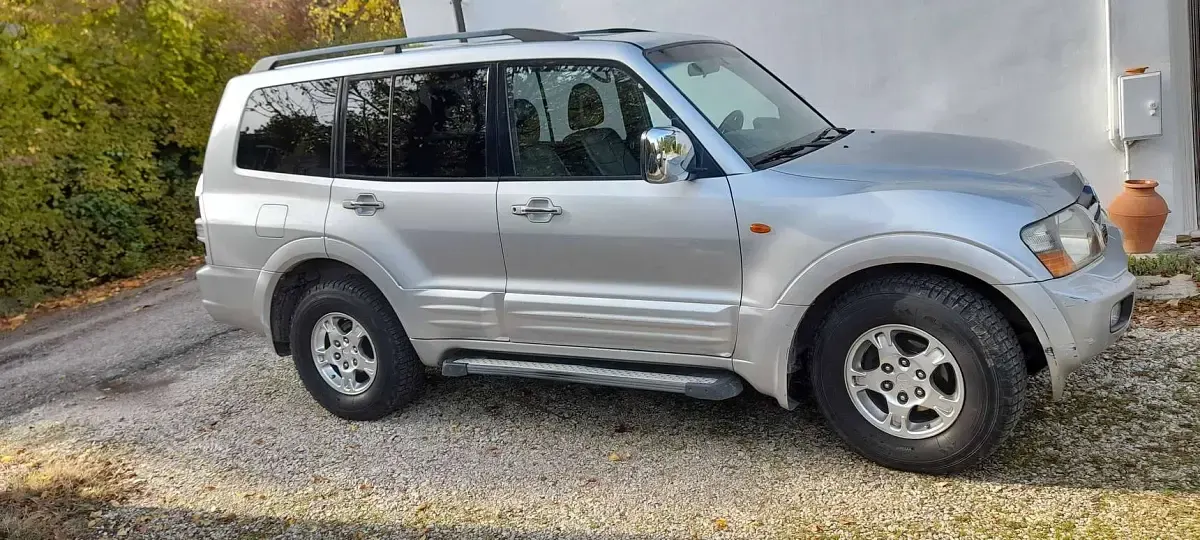 Usata Mitsubishi Pajero 160 CV (117 kW) 2001 Argento SUV