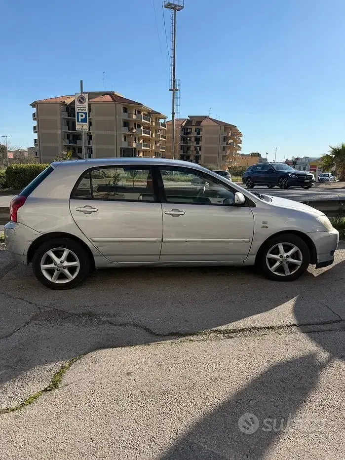 Usata Toyota Corolla 116 CV (85 kW) 2003 Grigio Berlina