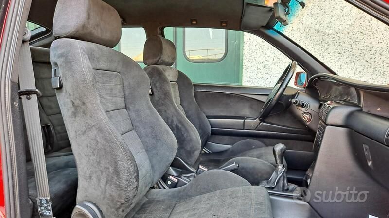 Usata Lancia Delta 186 CV (136 kW) 1995 Rosso Utilitaria