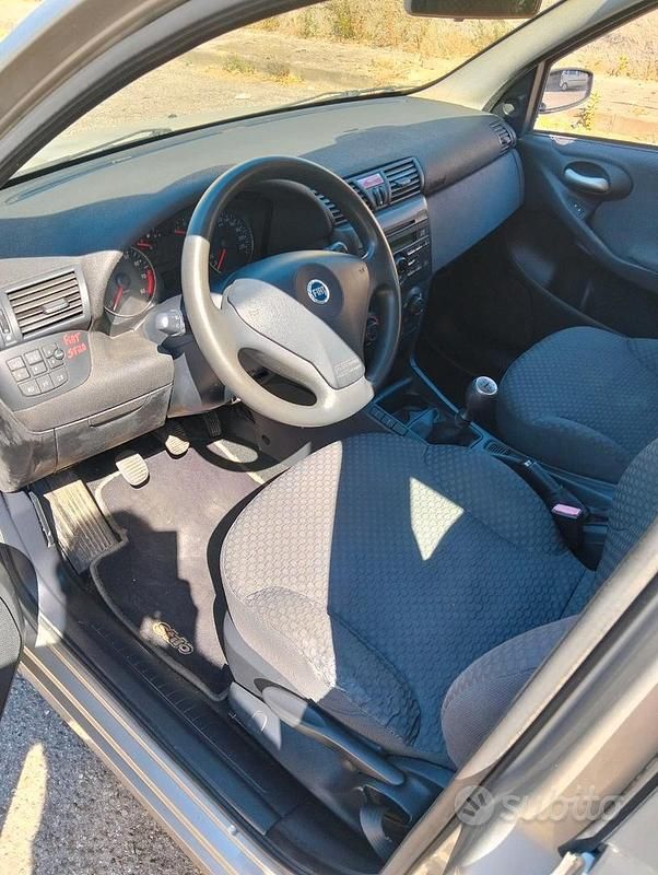 Usata Fiat Stilo Dynamic 103 CV (75 kW) 2002 Grigio Berlina