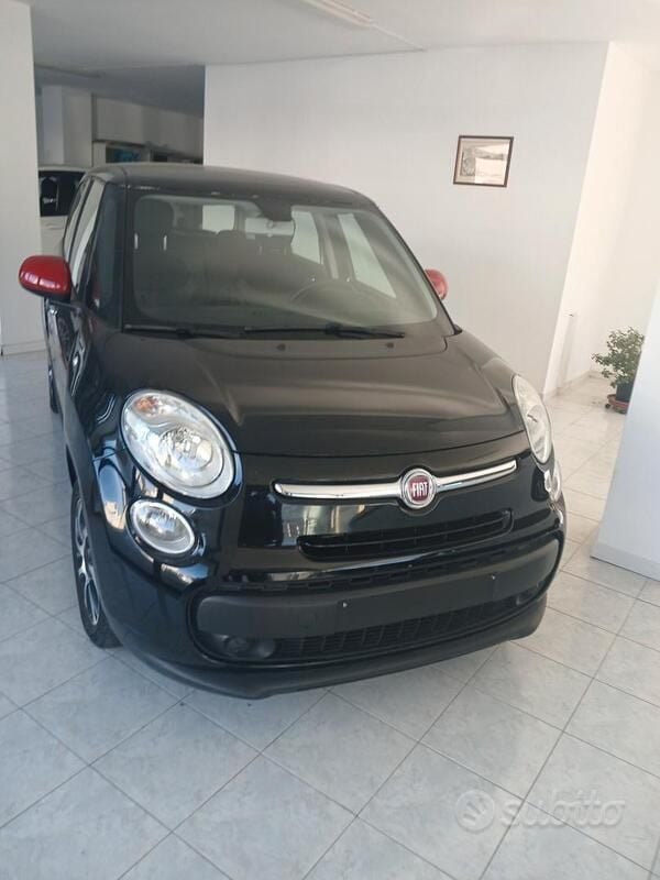 Nero Usata 2017 Fiat 500L Lounge Monovolume | 10.600 € (Buon prezzo) - Immagine 1/4
