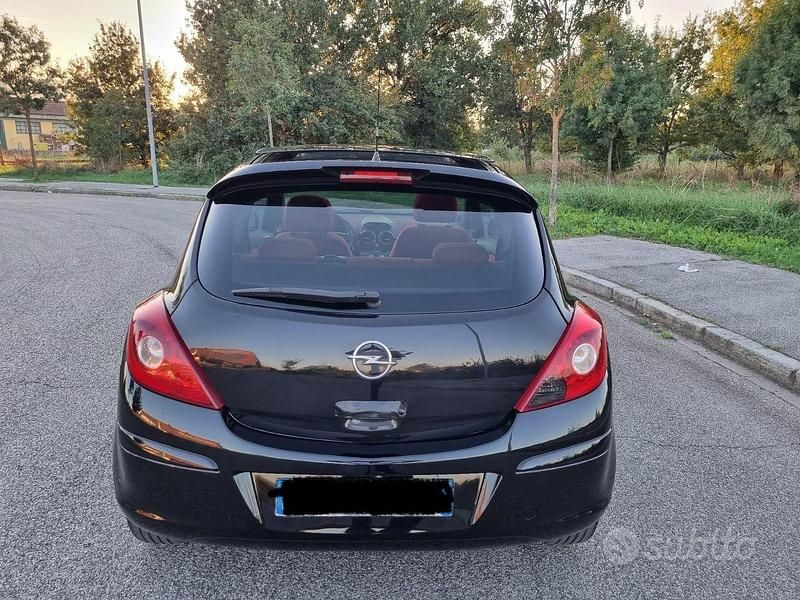 Usata Opel Corsa 80 CV (58 kW) 2007 Nero Utilitaria