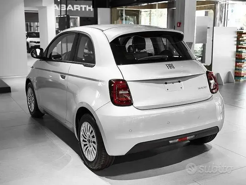 Nuova Fiat 500 Pop 65 CV (47 kW) 2026 Bluazzurro Berlina