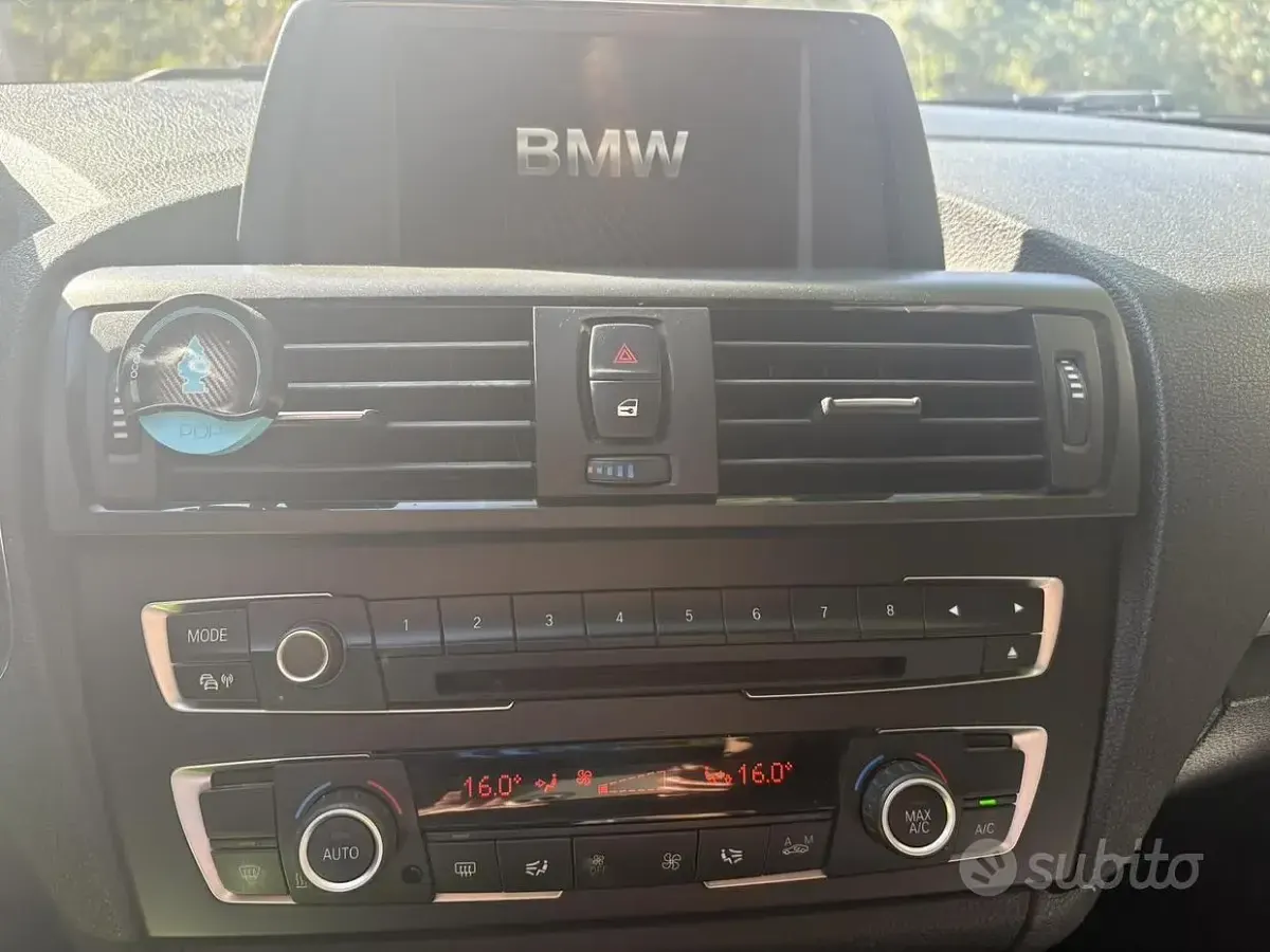 Usata BMW 118 Efficient Dynamics 143 CV (105 kW) 2012 Grigio Utilitaria