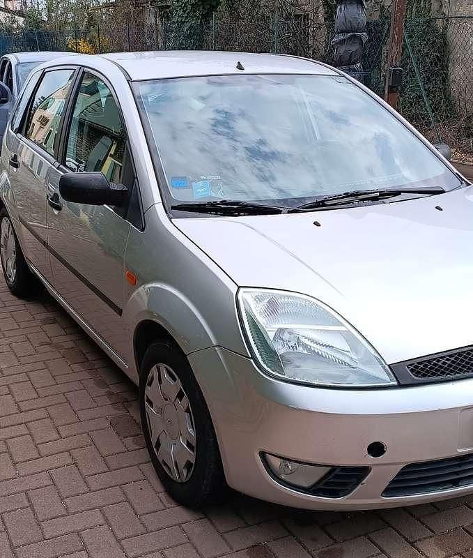 Usata Ford Fiesta 79 CV (58 kW) 2002 Argento Utilitaria