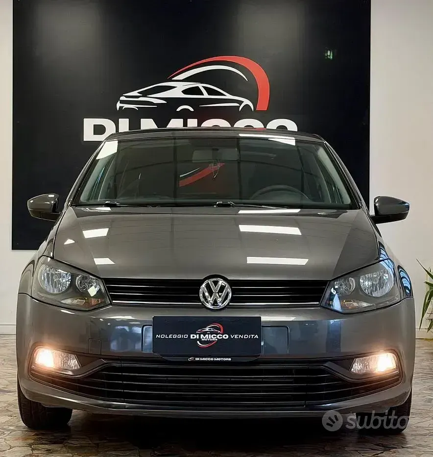 Usata VW Polo Trendline 75 CV (55 kW) 2014 Grigio Berlina