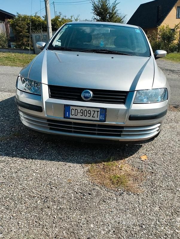 Usata Fiat Stilo 103 CV (75 kW) 2003 Grigio Berlina