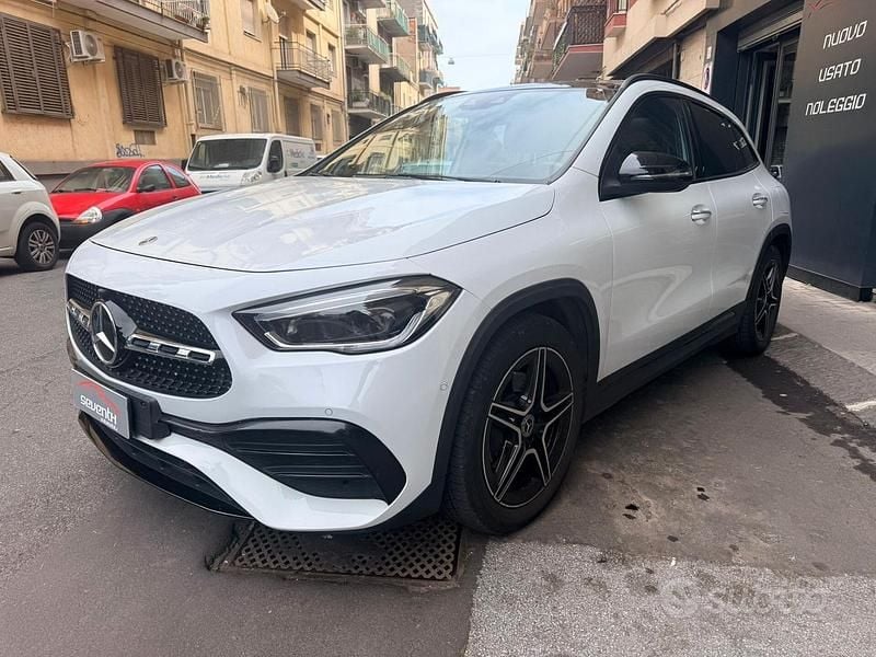 Usata Mercedes GLA200 Premium 150 CV (110 kW) 2020 Bianco SUV