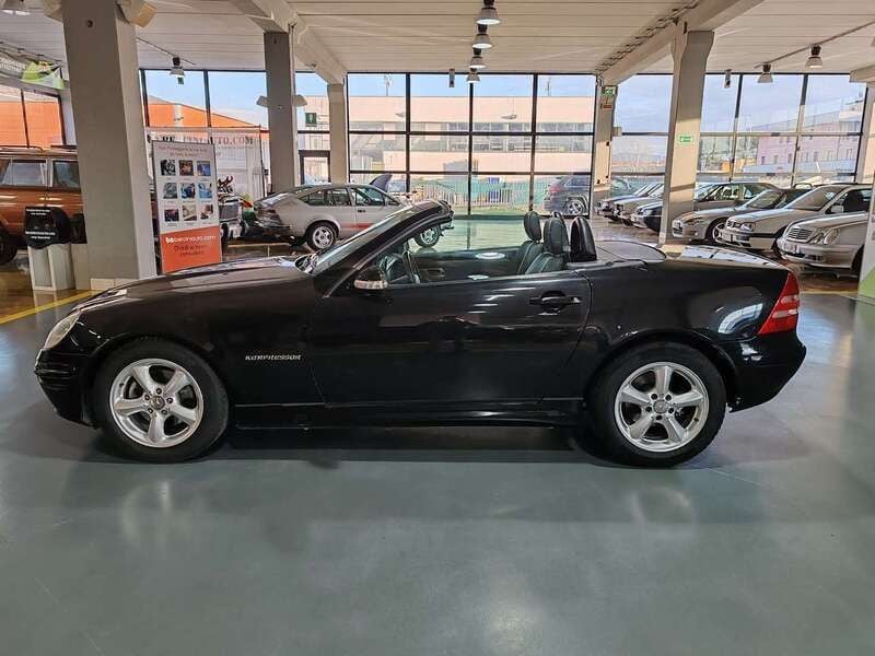 Usata Mercedes SLK200 163 CV (119 kW) 2001 Nero Cabrio