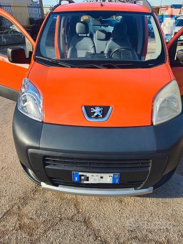 Usata Peugeot Bipper Premium 74 CV (54 kW) 2011 Arancione Monovolume