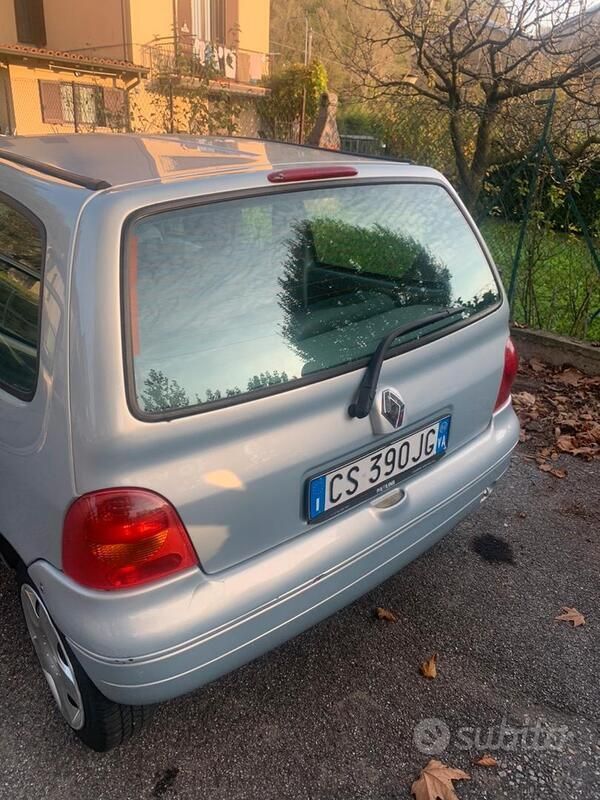 Usata Renault Twingo 58 CV (42 kW) 2004 Grigio Utilitaria