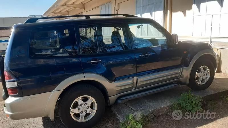 Usata Mitsubishi Pajero 160 CV (117 kW) 2003 Blu SUV