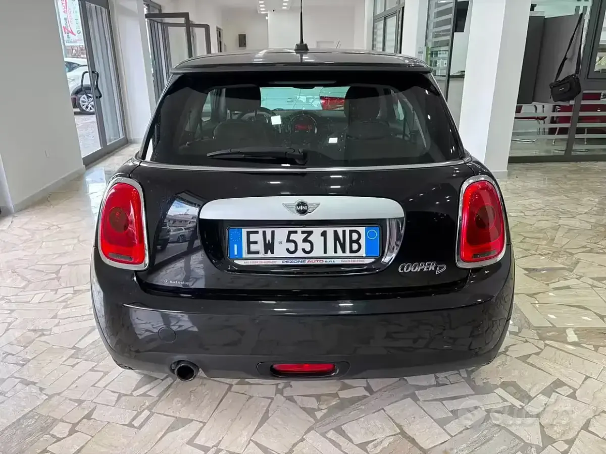 Usata Mini Cooper D 116 CV (85 kW) 2014 Nero Utilitaria