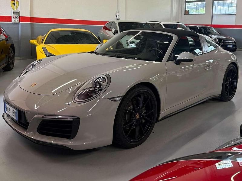 Usata Porsche 991 370 CV (272 kW) 2018 Grigio gesso Cabrio