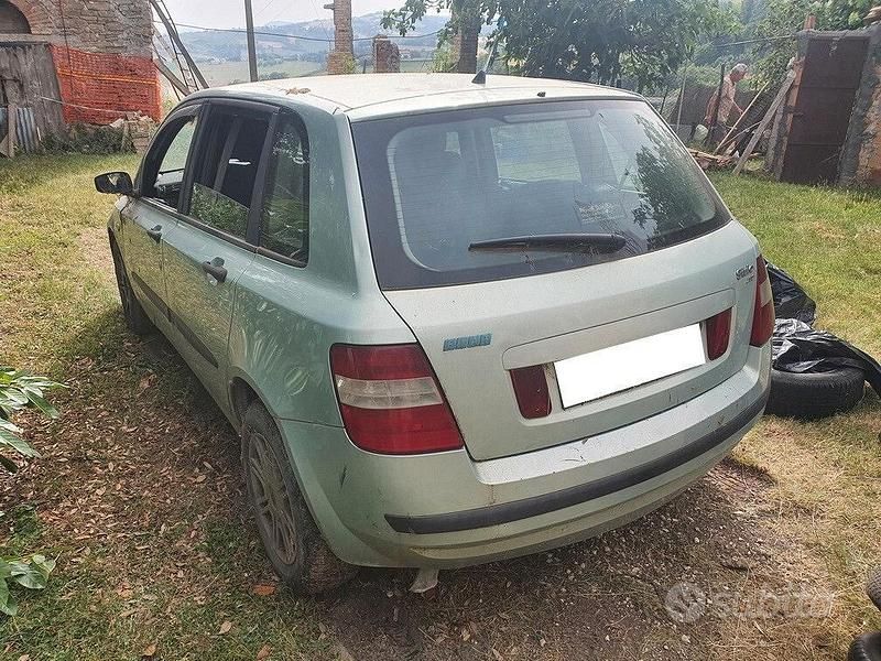 Usata Fiat Stilo 80 CV (58 kW) 2002 Grigio Berlina