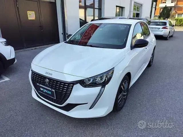 Usata Peugeot 208 Allure 102 CV (75 kW) 2022 Bianco Utilitaria